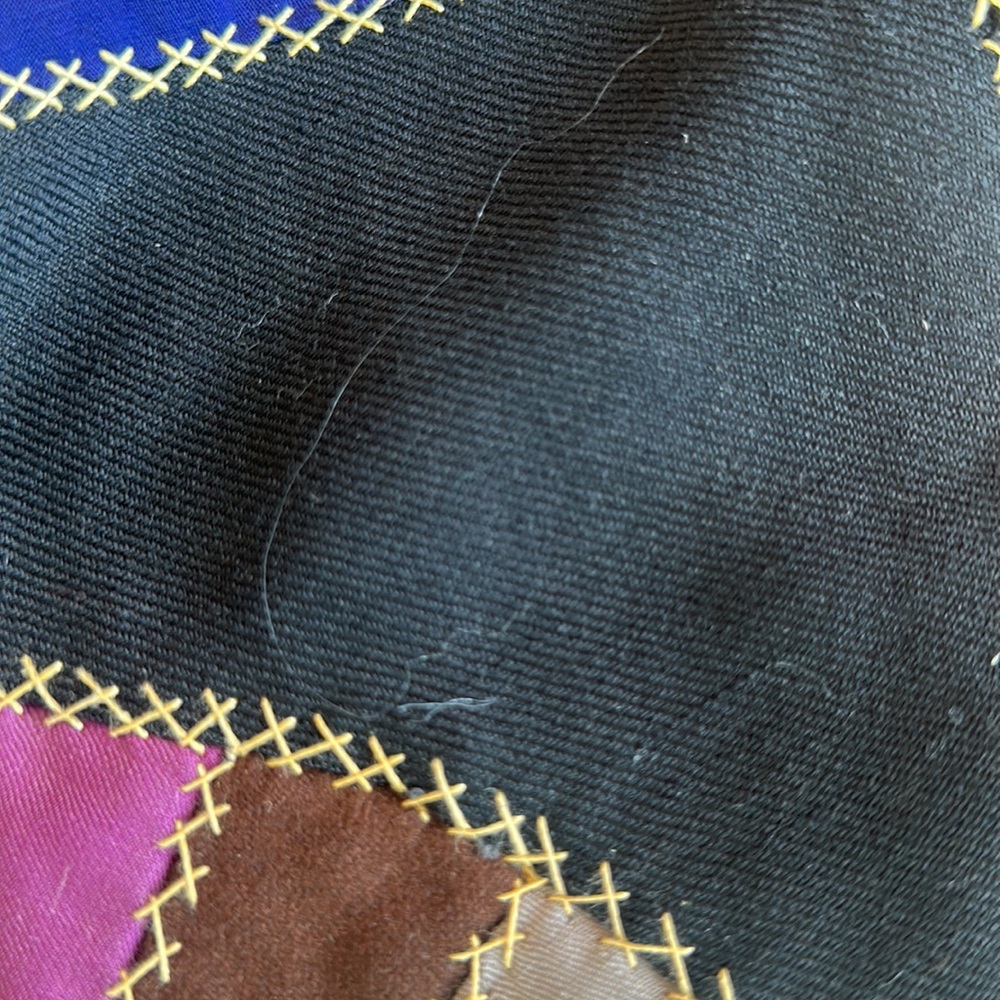 Beautiful hand sewn quilt. Every part is hand sewn including the binding. - Picture 10 of 14